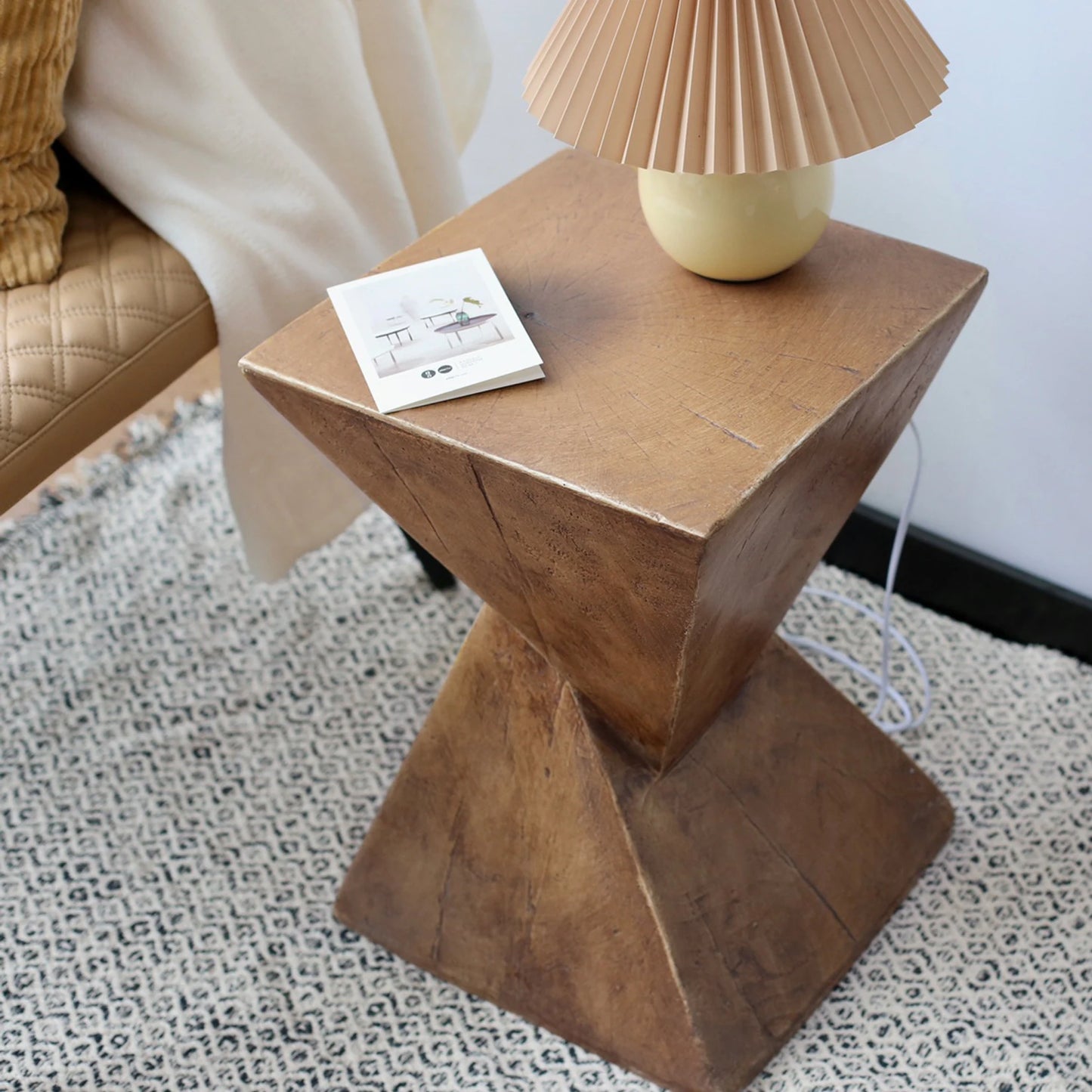 Lightweight Concrete Accent Table – Modern Geometric Side Table for Indoor & Outdoor Use